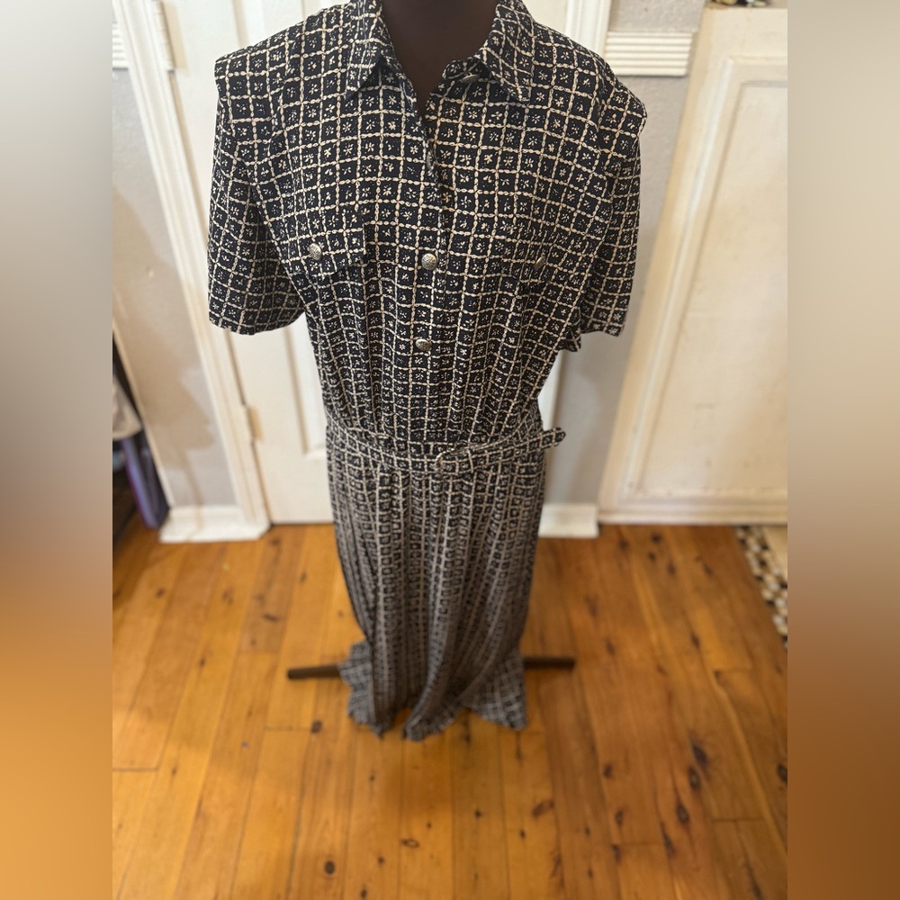 Leslie Fay Black and White Belted Dress
